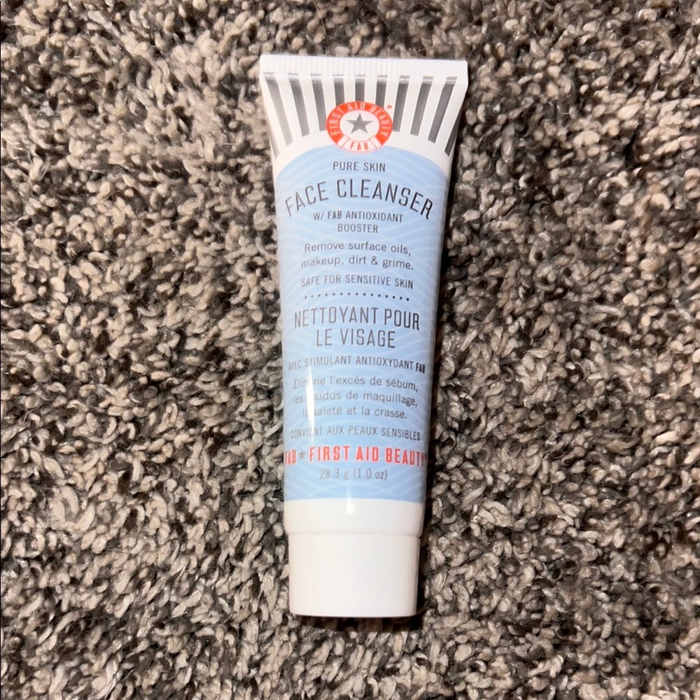 First Aid Beauty Pure Skin Face Cleanser MINI